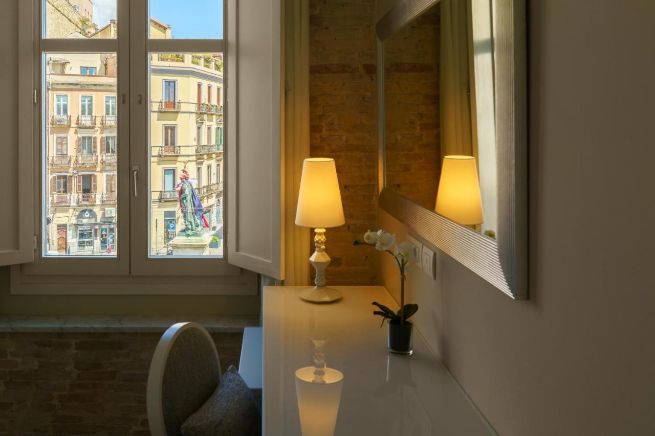 Boutique Hotel Carlo Felice กาญารี ภายนอก รูปภาพ