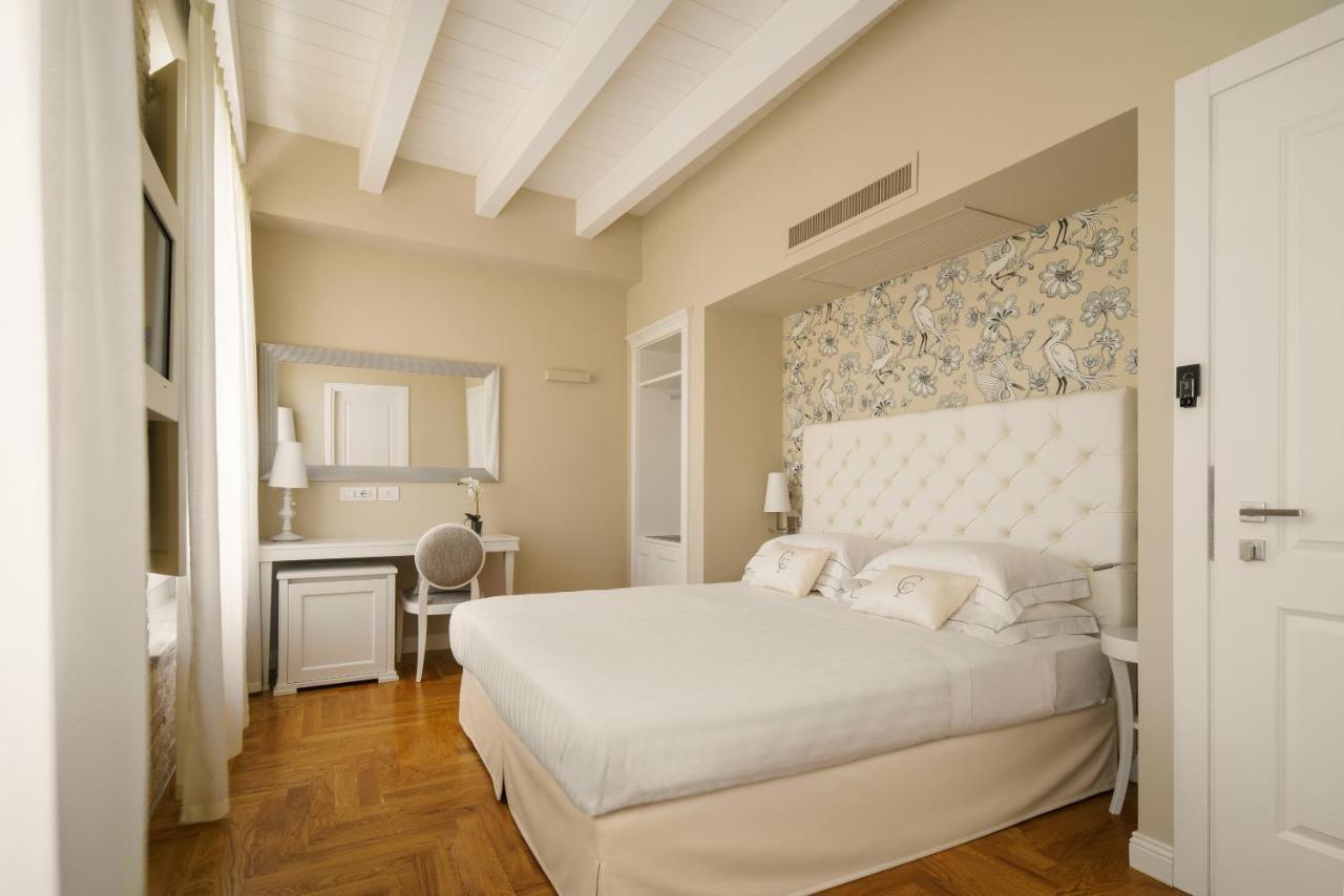 Boutique Hotel Carlo Felice กาญารี ภายนอก รูปภาพ